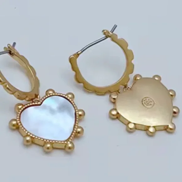 ❌Price Drop ❌NWOT Tory Burch Gold and White Pearly Heart Earrings. - Picture 8 of 9